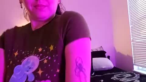 sugarlilypoison online show from 16, 6, 2026