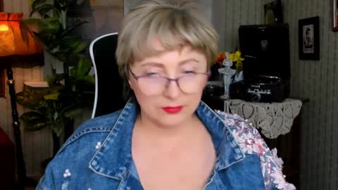 Vivien online show from 8, 12, 2024