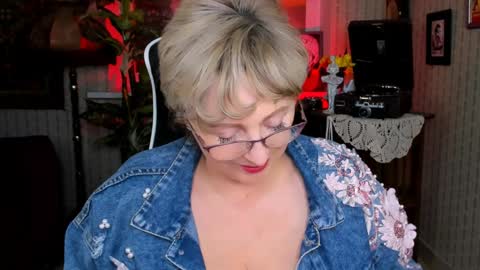 Vivien online show from 8, 12, 2024