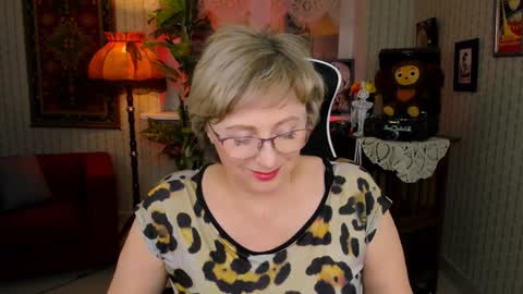 Vivien online show from 12, 12, 2024