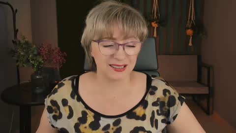 Vivien online show from 14, 12, 2024