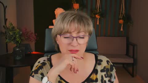 Vivien online show from 14, 12, 2024