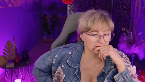 Vivien online show from 15, 12, 2024