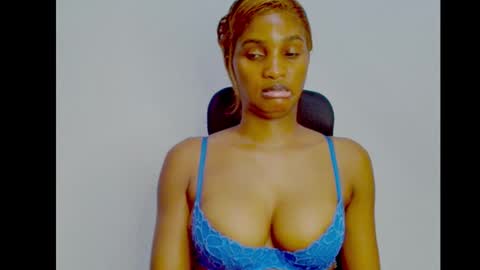 Snapshot of sugax_cuntwetxx chatting on 18, 9, 2025 Ivy online show from 18, 9, 2025