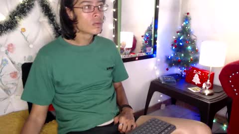 Snapshot of suggabrown_ chatting on 27, 12, 2024 suggabrown_ online show from 27, 12, 2024