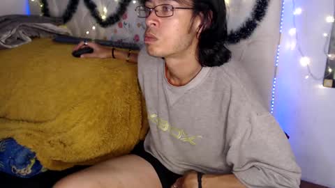 Snapshot of suggabrown_ chatting on 5, 1, 2025 suggabrown_ online show from 5, 1, 2025