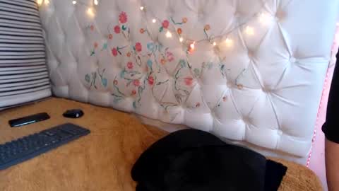 Snapshot of suggabrown_ chatting on 27, 2, 2025 suggabrown_ online show from 27, 2, 2025