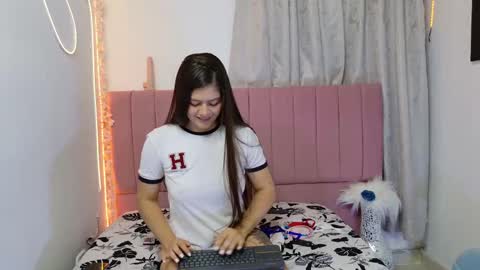 Snapshot of sukilove18 chatting on 8, 9, 2025 sukilove18 online show from 8, 9, 2025