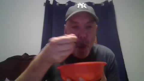 Snapshot of sullydog48 chatting on 28, 9, 2025 Sully online show from 28, 9, 2025