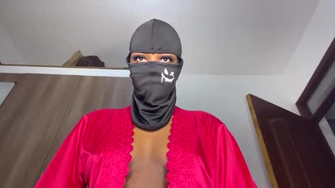 Snapshot of sultryaura chatting on 20, 2, 2026 maskedtemptress online show from 20, 2, 2026