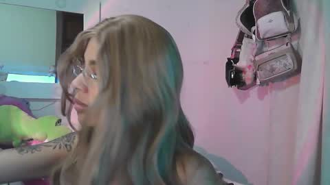 Snapshot of summer_09 chatting on 20, 12, 2025 summer 09 online show from 20, 12, 2025