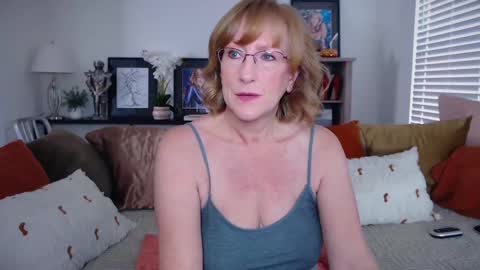 Snapshot of summerknightzzz chatting on 13, 11, 2025 SummerKnightzzz online show from 13, 11, 2025