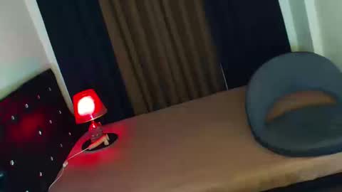 Snapshot of summerleonets chatting on 17, 12, 2025 Summer online show from 17, 12, 2025