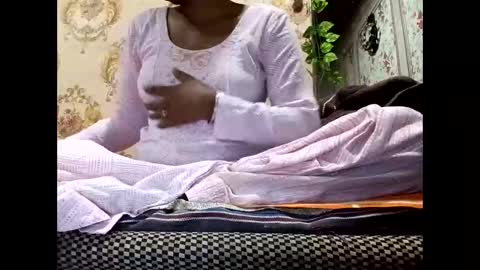 sunali_jain03 online show from 28, 5, 2026
