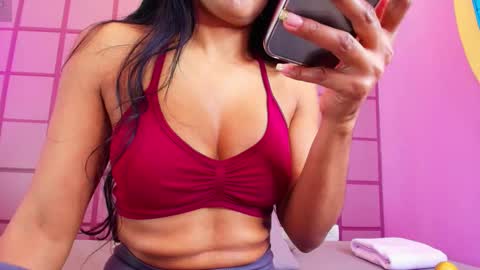 Snapshot of sunflower_28 chatting on 30, 9, 2025 Liss online show from 30, 9, 2025