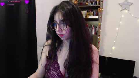Snapshot of sunflower_uwu chatting on 14, 12, 2024 violetta online show from 14, 12, 2024
