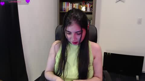 Snapshot of sunflower_uwu chatting on 29, 1, 2025 violetta online show from 29, 1, 2025
