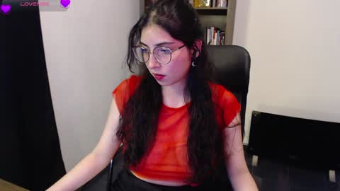 Snapshot of sunflower_uwu chatting on 7, 2, 2025 violetta online show from 7, 2, 2025