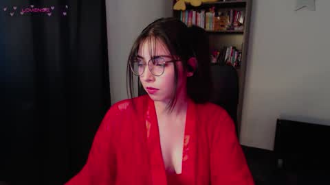 Snapshot of sunflower_uwu chatting on 1, 12, 2025 violetta online show from 1, 12, 2025