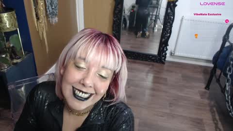 Sunni Knight online show from 28, 1, 2025