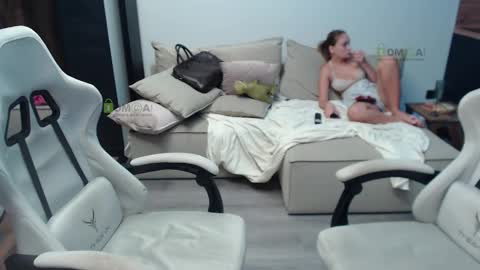 Snapshot of sunny1girl chatting on 21, 10, 2025 Alice and Sergey online show from 21, 10, 2025