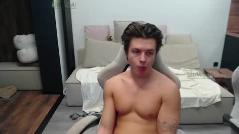 Snapshot of sunny1girl chatting on 25, 11, 2025 Alice and Sergey online show from 25, 11, 2025