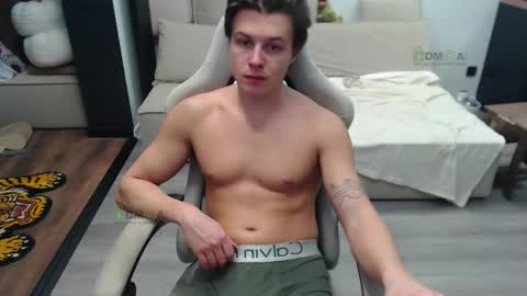 Snapshot of sunny1girl chatting on 3, 12, 2025 Alice and Sergey online show from 3, 12, 2025