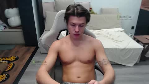 Snapshot of sunny1girl chatting on 4, 12, 2025 Alice and Sergey online show from 4, 12, 2025