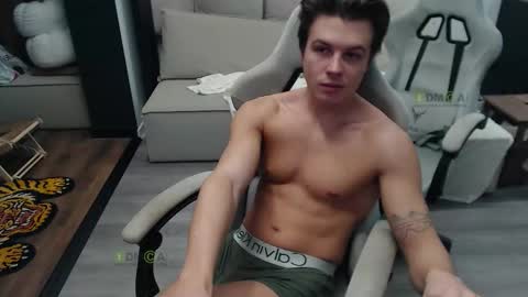 Snapshot of sunny1girl chatting on 5, 12, 2025 Alice and Sergey online show from 5, 12, 2025