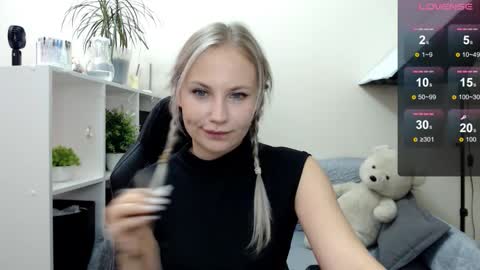Naomi online show from 26, 9, 2025