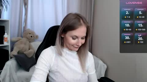 Snapshot of sunny_bunny6 chatting on 25, 5, 2026 Naomi online show from 25, 5, 2026