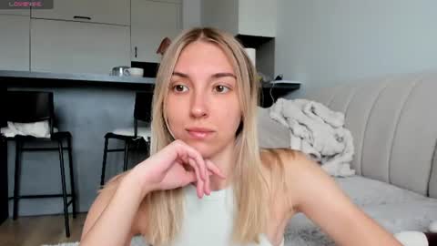 Snapshot of sunny_rina chatting on 16, 6, 2026 Rina online show from 16, 6, 2026