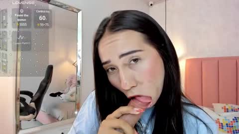 Snapshot of sunnycyrus chatting on 10, 1, 2025 S U N N Y online show from 10, 1, 2025