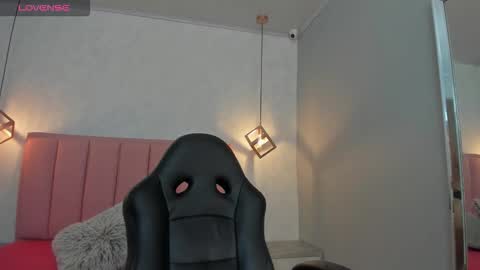 Snapshot of sunnycyrus chatting on 13, 9, 2025 S U N N Y online show from 13, 9, 2025