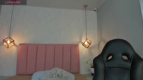 Snapshot of sunnycyrus chatting on 17, 9, 2025 S U N N Y online show from 17, 9, 2025
