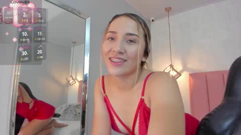 Snapshot of sunnycyrus chatting on 4, 10, 2025 S U N N Y online show from 4, 10, 2025