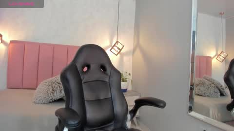 Snapshot of sunnycyrus chatting on 7, 10, 2025 S U N N Y online show from 7, 10, 2025