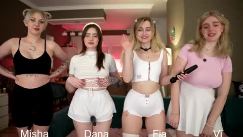 Snapshot of sunnyfia chatting on 5, 1, 2025 Fia - TG - Mia - Alice - online show from 5, 1, 2025