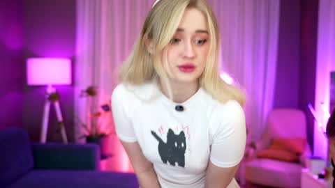 Snapshot of sunnyfia chatting on 8, 2, 2025 Fia - TG - Mia - Alice - online show from 8, 2, 2025