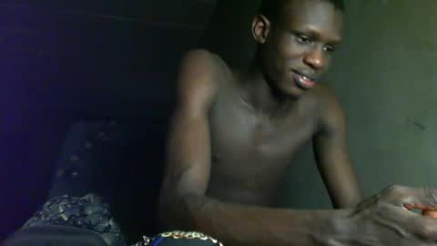 Snapshot of sunnyjohn447 chatting on 3, 10, 2025 Sunnyblack2 online show from 3, 10, 2025
