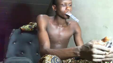 Snapshot of sunnyjohn447 chatting on 13, 10, 2025 Sunnyblack2 online show from 13, 10, 2025