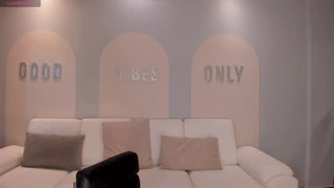 Sunny Rivers online show from 6, 2, 2025