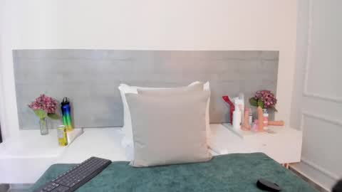 Snapshot of sunnywhitee chatting on 18, 10, 2025 sunnywhitee online show from 18, 10, 2025