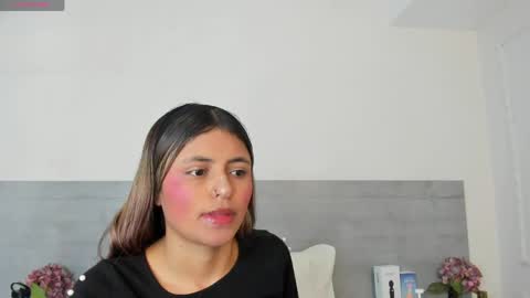 sunnywhitee online show from 15, 4, 2026