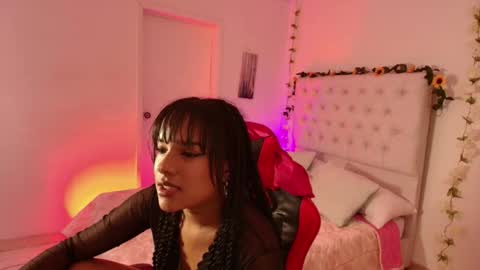 Snapshot of sunrisse_ chatting on 10, 9, 2025 online show from 10, 9, 2025