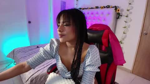 Snapshot of sunrisse_ chatting on 18, 9, 2025 online show from 18, 9, 2025