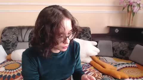 Hella online show from 9, 3, 2025