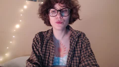 Snapshot of sunshinehella chatting on 7, 2, 2026 Hella online show from 7, 2, 2026