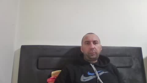 super42835015 online show from 4, 1, 2025