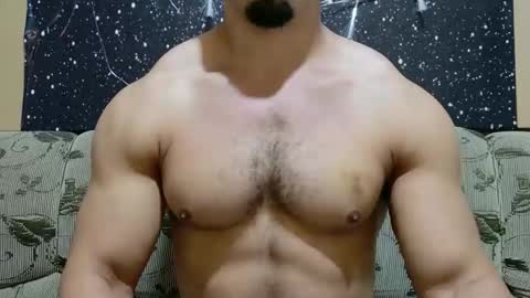 Snapshot of superbigmr chatting on 18, 12, 2025 james online show from 18, 12, 2025